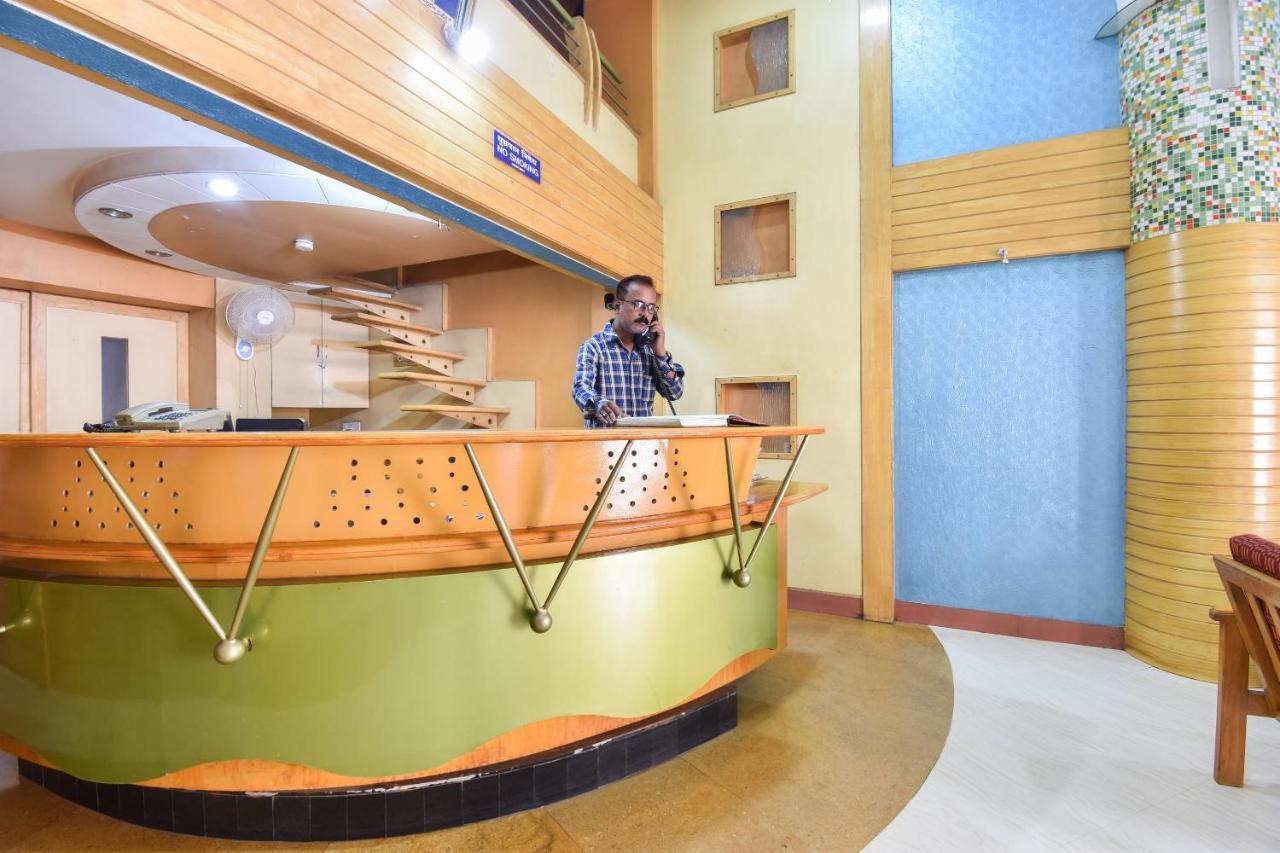 Oyo 63264 Hotel Shamiana Пандарпур Екстериор снимка