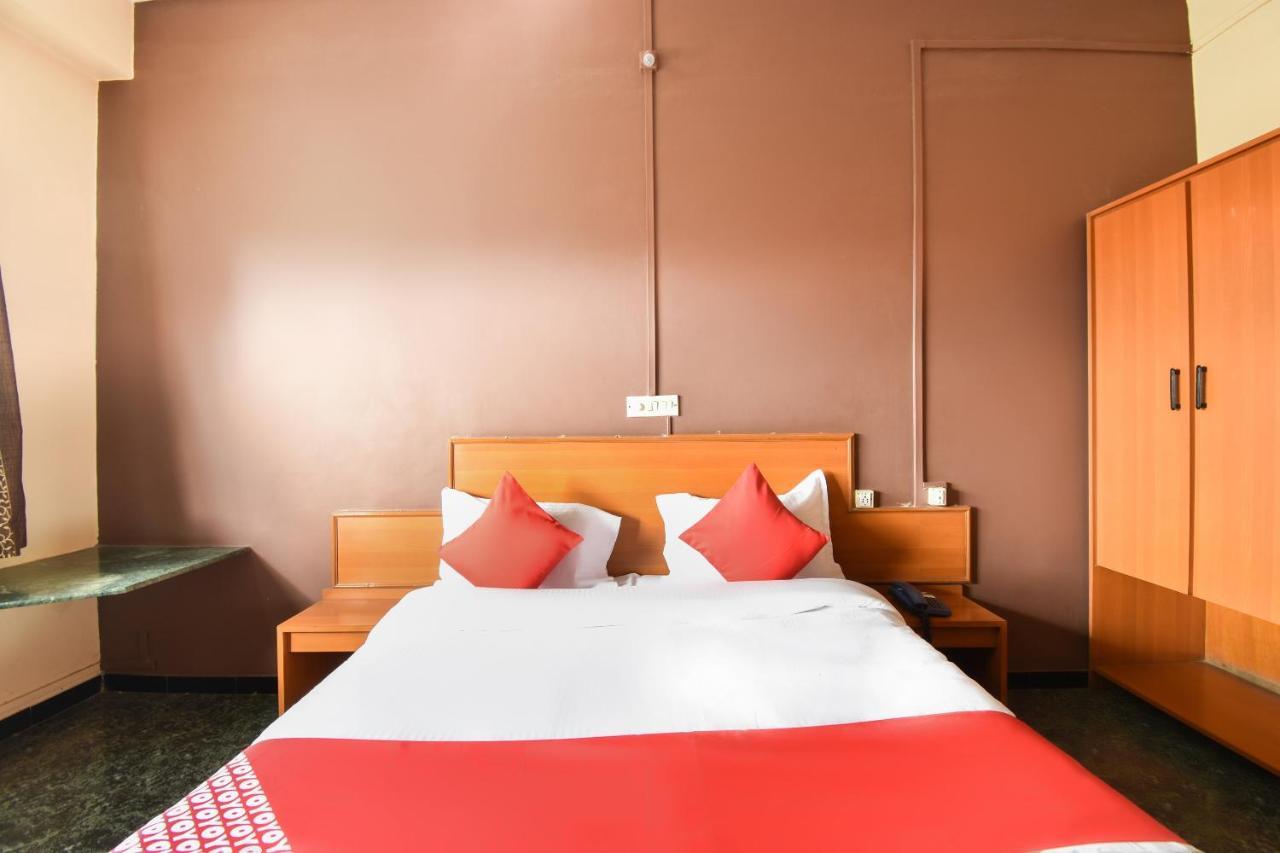 Oyo 63264 Hotel Shamiana Пандарпур Екстериор снимка